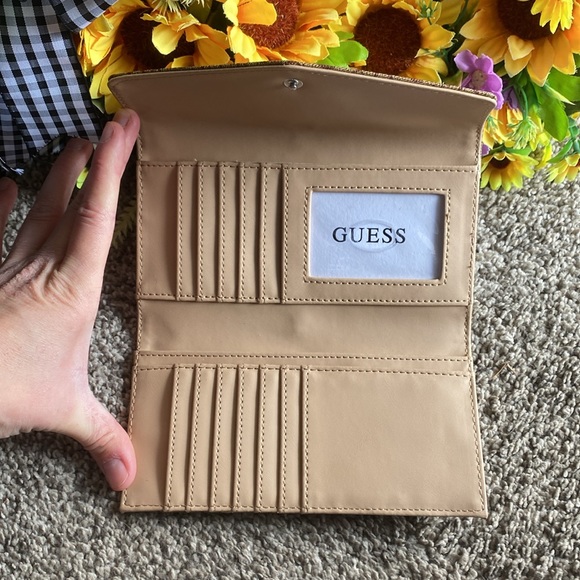 NWT Brown guess wallet - Picture 5 of 7